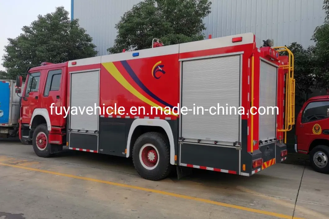 Sinotruk HOWO Double Row Cabin 6, 000L Water Tank with 2, 000L Foam Tank Fire Engine Fire Flighting Trucks for Rescue