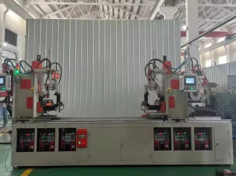 Storage Rack Beam Auto Welding Machine 4 Welding Guns