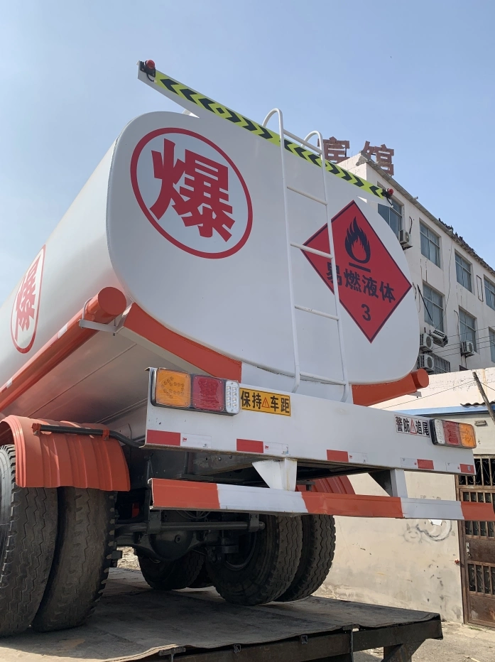 Used Sinotruk 6X4/8X4 25/30/35cbm 30000 Liters HOWO Fuel Oil Tanker Tank Truck Shacman Rhd/LHD Fuel Tanker Truck with Fuel Dispenser and Refueling Gun