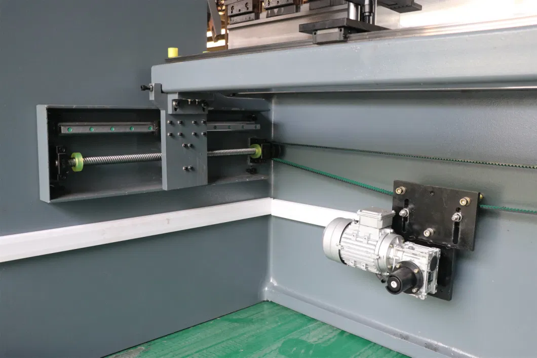 CNC Hydraulic Press Brake on Carbon Steel Metal