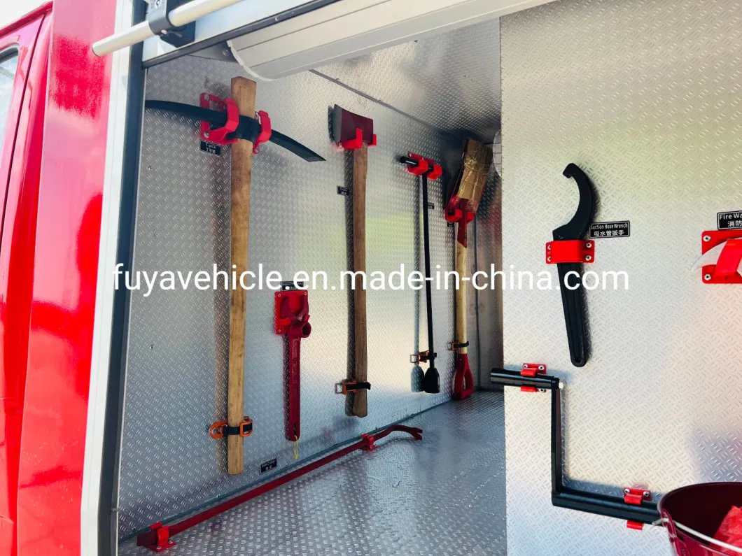 Sinotruk HOWO Double Row Cabin 6, 000L Water Tank with 2, 000L Foam Tank Fire Engine Fire Flighting Trucks for Rescue