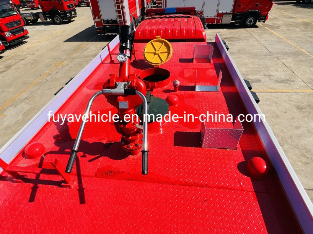 Sinotruk HOWO Double Row Cabin 6, 000L Water Tank with 2, 000L Foam Tank Fire Engine Fire Flighting Trucks for Rescue