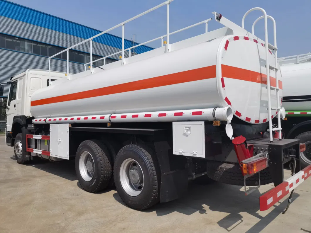 Sinotruck HOWO 6*4 Truck Fuel Tank Oil Tankers Truck with Refueling Gun