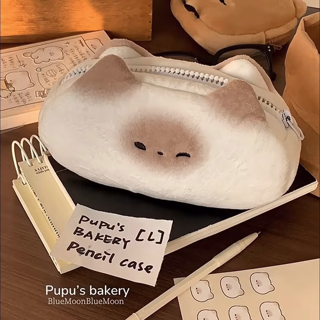 Wholesale Cartoon Cat Shape Stationery Large Capacity Plush Pencil Case