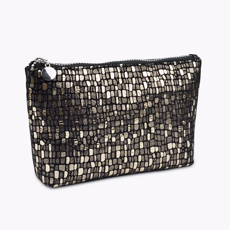 Custom Processing Simple Care Bag New Design Portable Storage Girls Toiletry Bag Makeup Bag Vegan Material Wash Bag