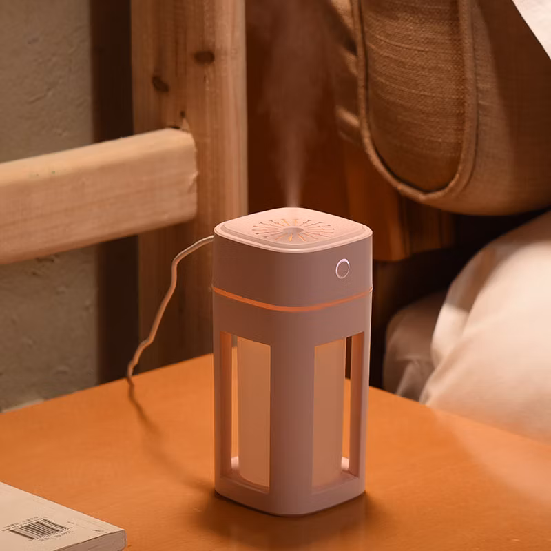 Hot Sale USB Mini Portable Ultrasonic Small Air Humidifier with Colorful Lights