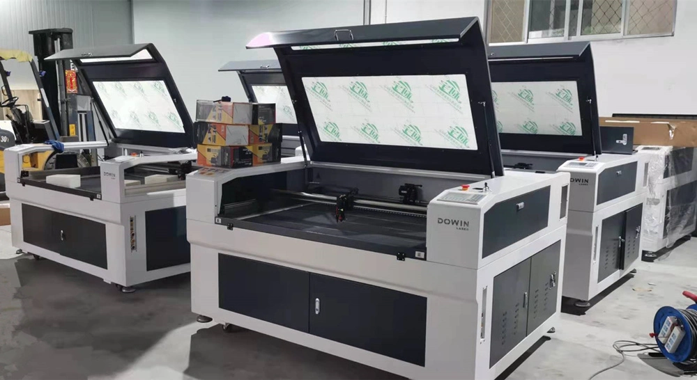 Garment Leather Fabric Cloth Laser Cutting Engraving Machine for Jeans and Shoes