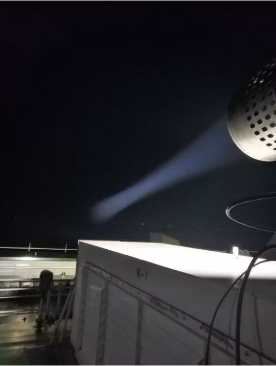 Factory Price 1km 300W Beam 3&deg; LED Nautical Search Rescue Lights up&Down Rotatable LED Maritime Search Rescue Light with Remote Control Tilting Stand