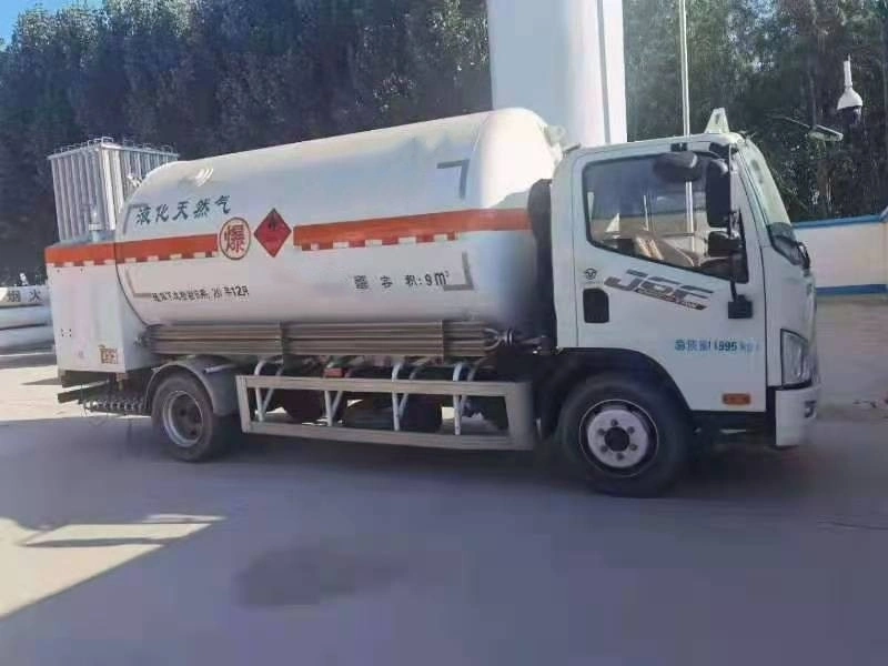 Export Various Models of Liquefied Natural Gas Transport Vehicles