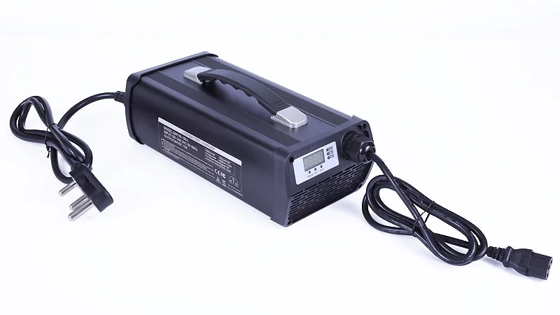 900W Canbus Charger 10s 30V 32V LiFePO4 Batteries Chargers 36V/36.5V 20A 25A for New Energy Vehicles, Rvs Battery Pack