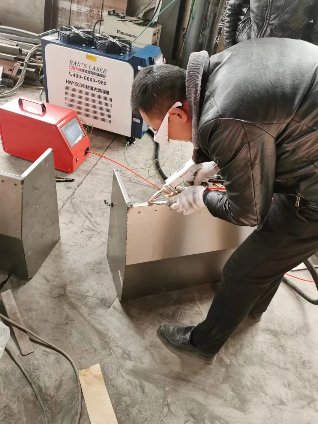 New Type CNC Laser Welder 1500W 2000W 3000W Portable 3 in 1 Handheld Laser Cutting Cleaning Welding