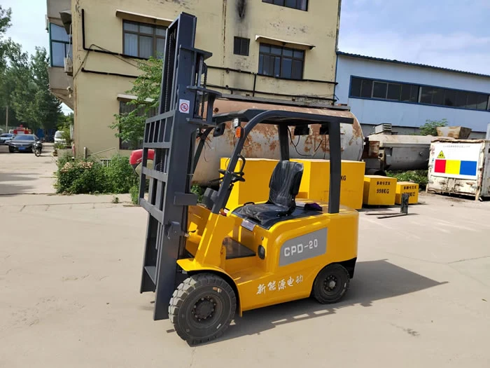 China Small 1500 Kg Narrow Aisle Electric Forklift Mini Telescopic 48V 1.5 1.8 Ton Battery Telescopic Forklift Truck 4WD Stacker Telehandler