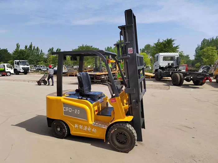 China Small 1500 Kg Narrow Aisle Electric Forklift Mini Telescopic 48V 1.5 1.8 Ton Battery Telescopic Forklift Truck 4WD Stacker Telehandler