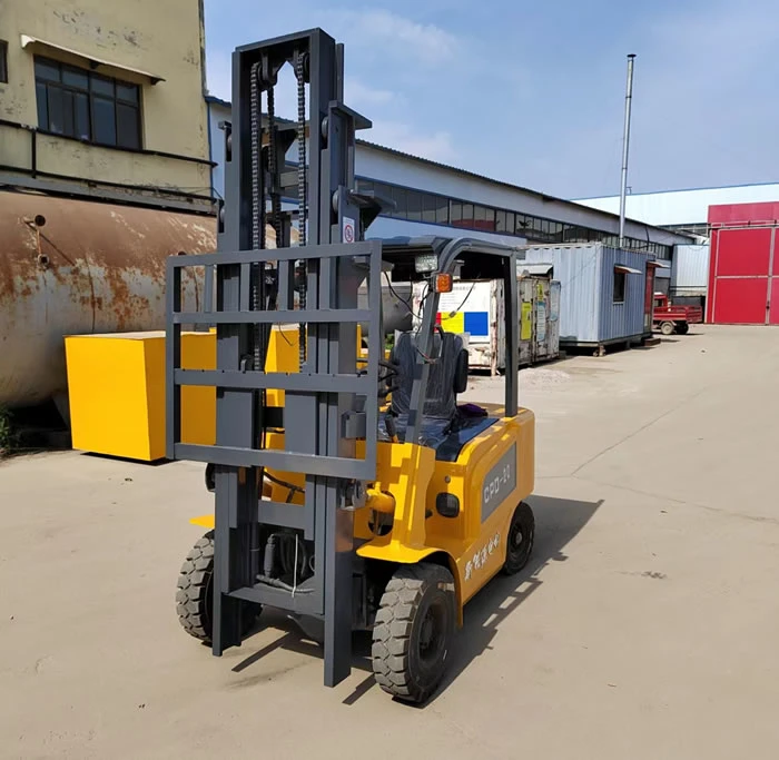 China Small 1500 Kg Narrow Aisle Electric Forklift Mini Telescopic 48V 1.5 1.8 Ton Battery Telescopic Forklift Truck 4WD Stacker Telehandler