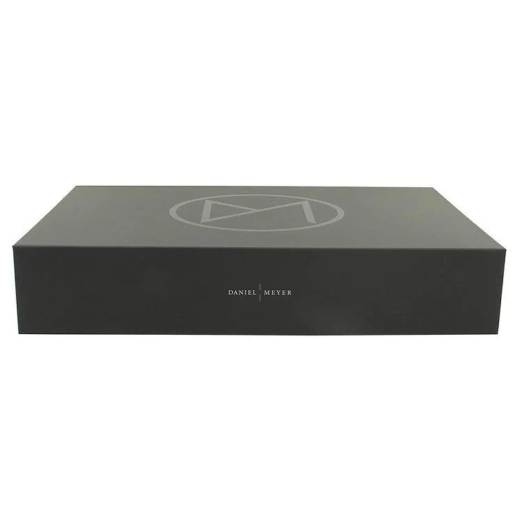 Custom Magnetic Closure Matt Lamination Folding Paper Gift Box with Glossy Black UV Coating Logo