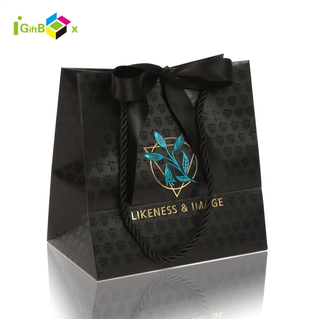 Custom Luxury Wholesale Designer Matt Black Fashion Logo Printed Packaging Kraft Shopping Gift Wrapping Paper Bag for Cosmetics/Clothing/Gifts