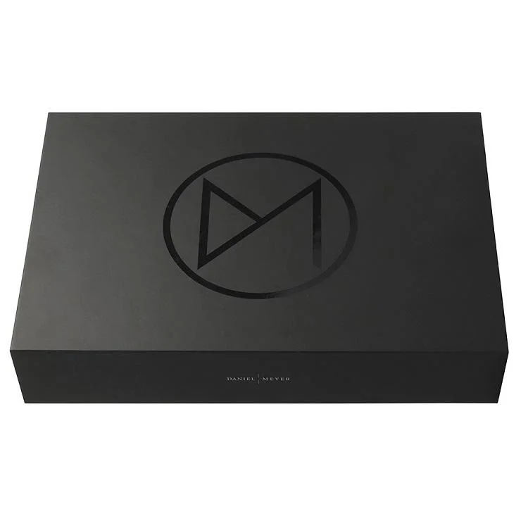 Custom Magnetic Closure Matt Lamination Folding Paper Gift Box with Glossy Black UV Coating Logo