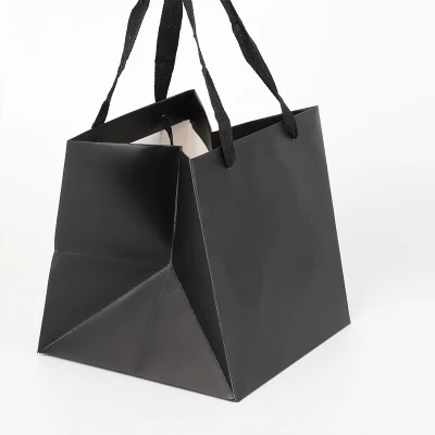 Многослойная SAC Папская свадебная картонная одежда сумки для одежды Цветочная мода Специальный большой размер водонепроницаемый черный с принтом Крафт Бумага Упаковка Подарочный Сумка для покупок