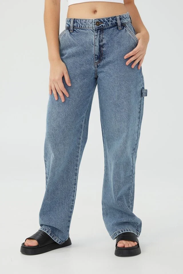 Women Non-Stretch Straight Leg Baggy Denim Pants with Hammer Loop and Side Pocket Detail on Side Seam Relaxed Fit Jeans