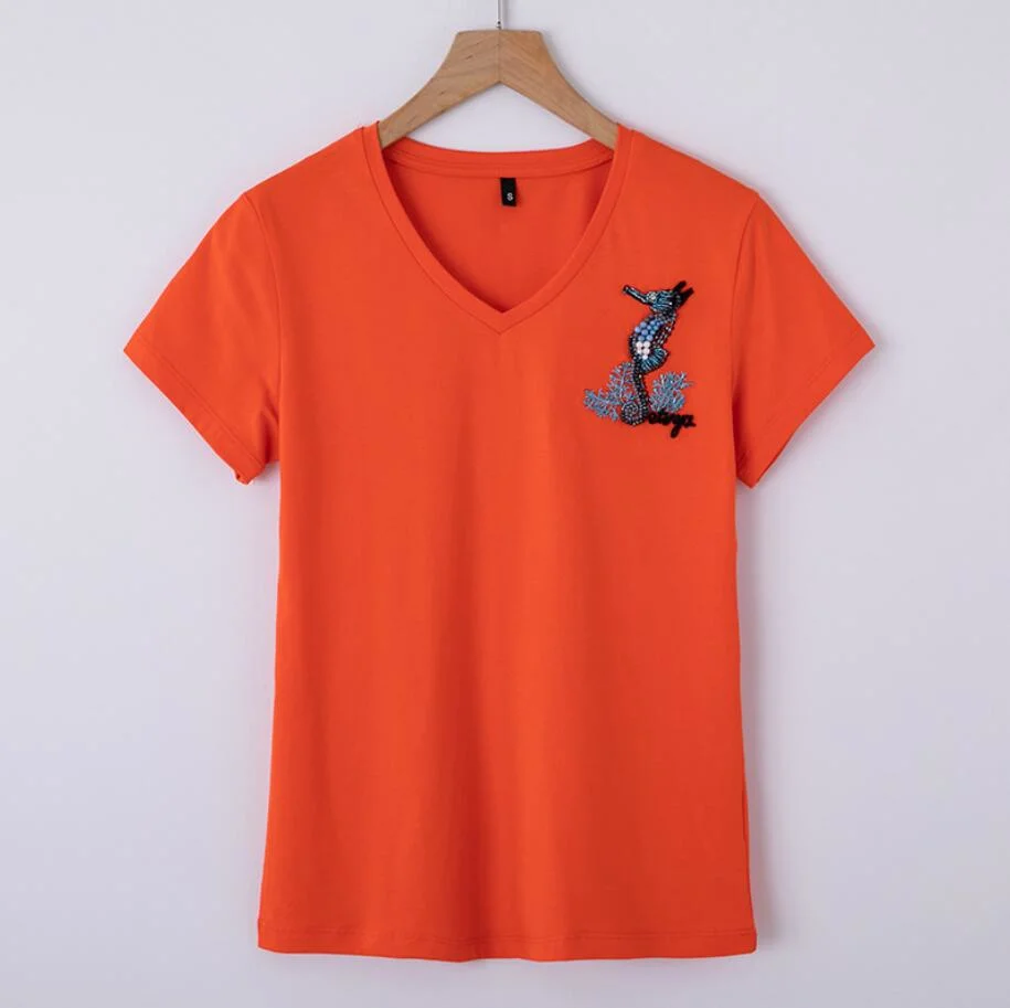 New Design Women&prime; S V-Neck T-Shirt with Logo