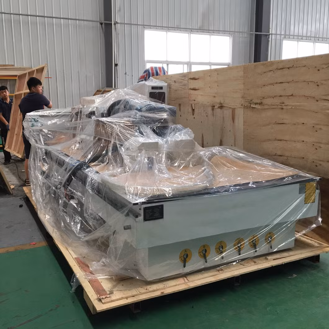 Straight Line Changing Cutters Automatically Woodworking CNC Router