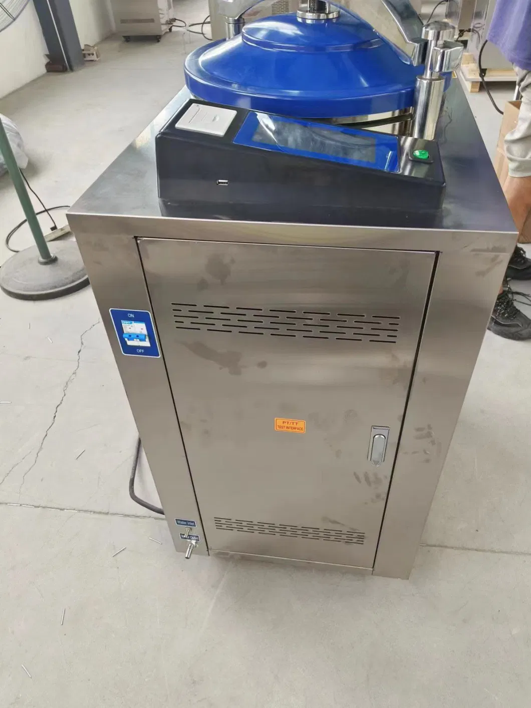 Sada Medical Vertical Autoclave Machine with Pulse Function for Surgical Instruments