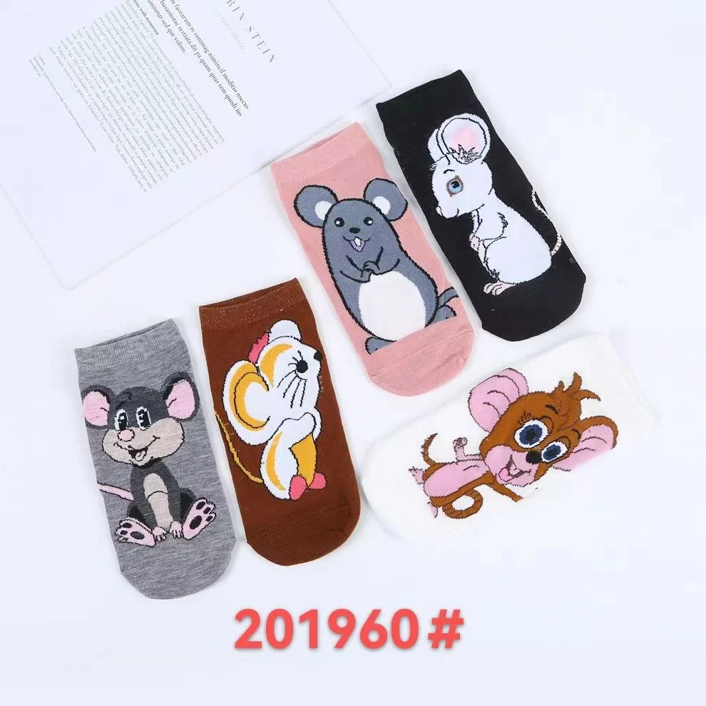 Wholesale Cotton Bright Red Cartoon Christmas Lovely Japanese Socks