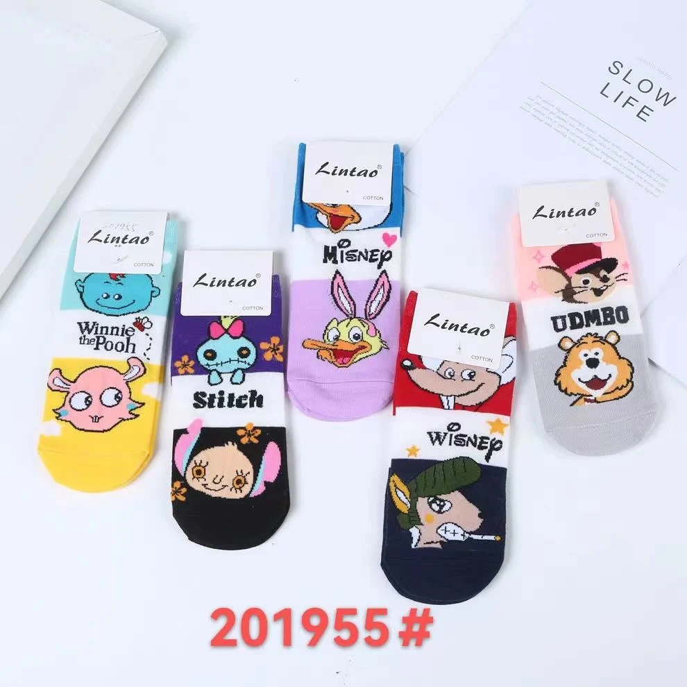 Wholesale Cotton Bright Red Cartoon Christmas Lovely Japanese Socks