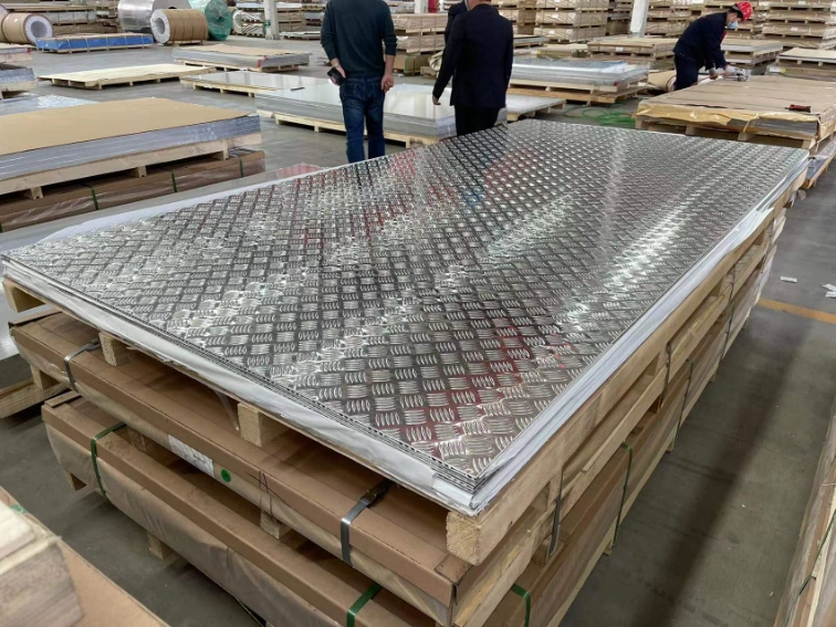 Wholesale Good Quality 8X4 08mm Checkered Plate Aluminium Sheet Price 1000 3000 5000 Series Aluminum Diamond Plate for Flooring