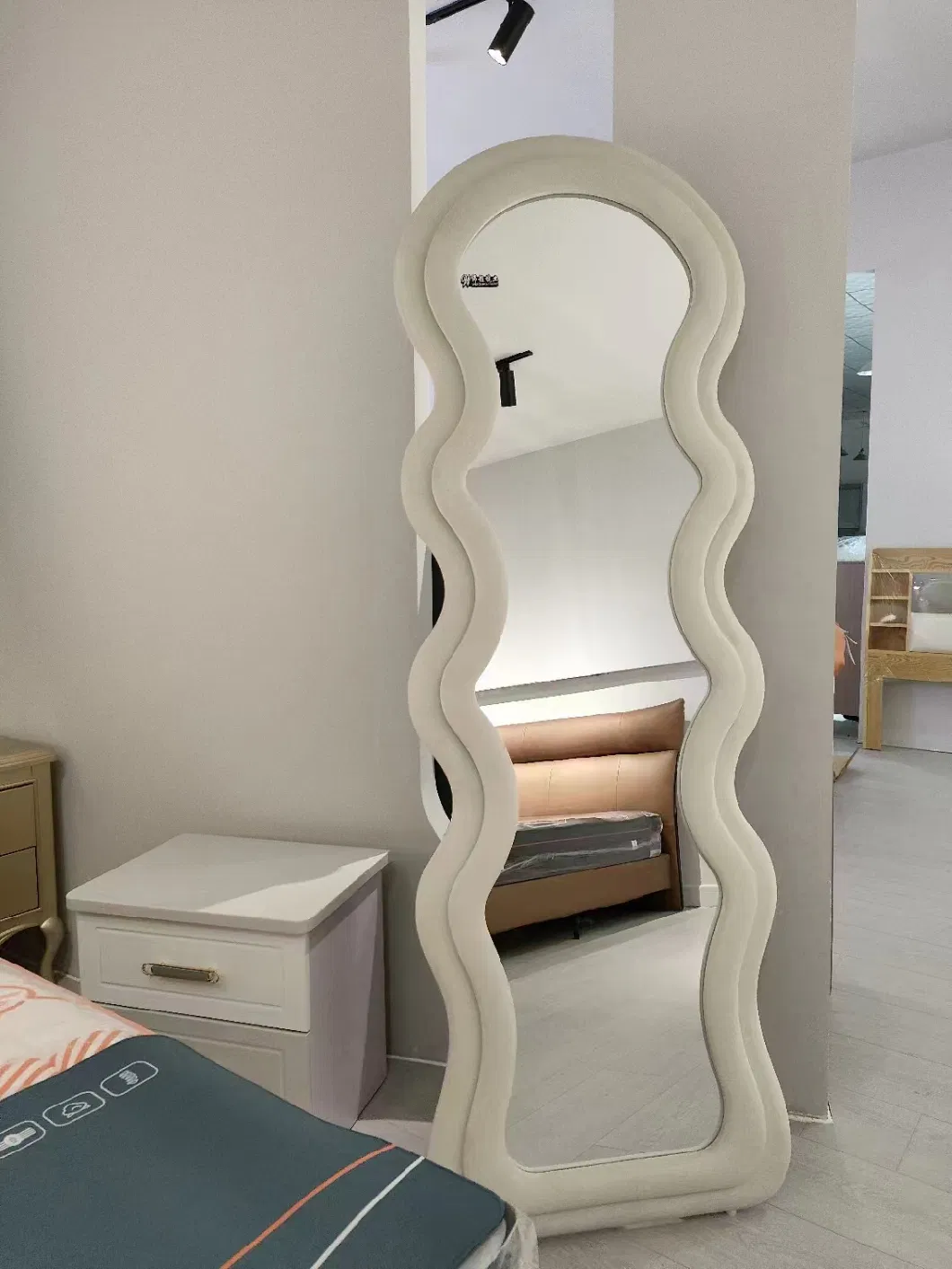 Soft Framed Floor Standing Wave Mirror Customized Mirror for Home Use