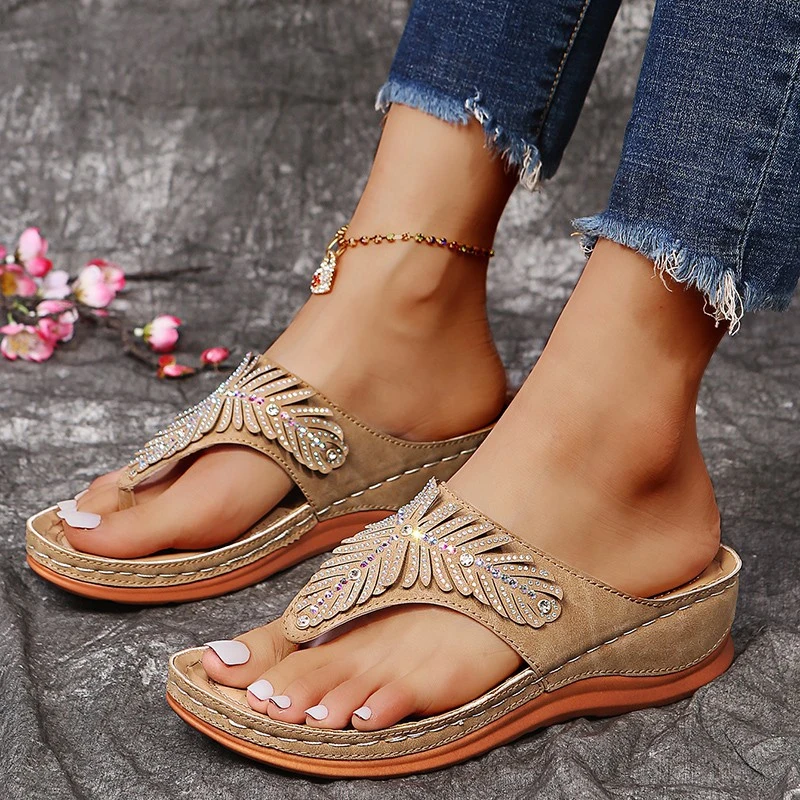 New Europe and The United States Wind Flip-Flop Sandals Casual Lightweight Herringbone Slope with Sandals Slippers