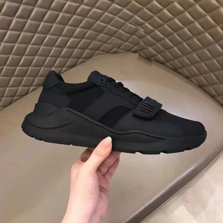 Designer Wholesale Flat Sneakers New Luxury Design Sneakers Latest Sport Breathable Walking Sport Designer Shoe for Men and Women