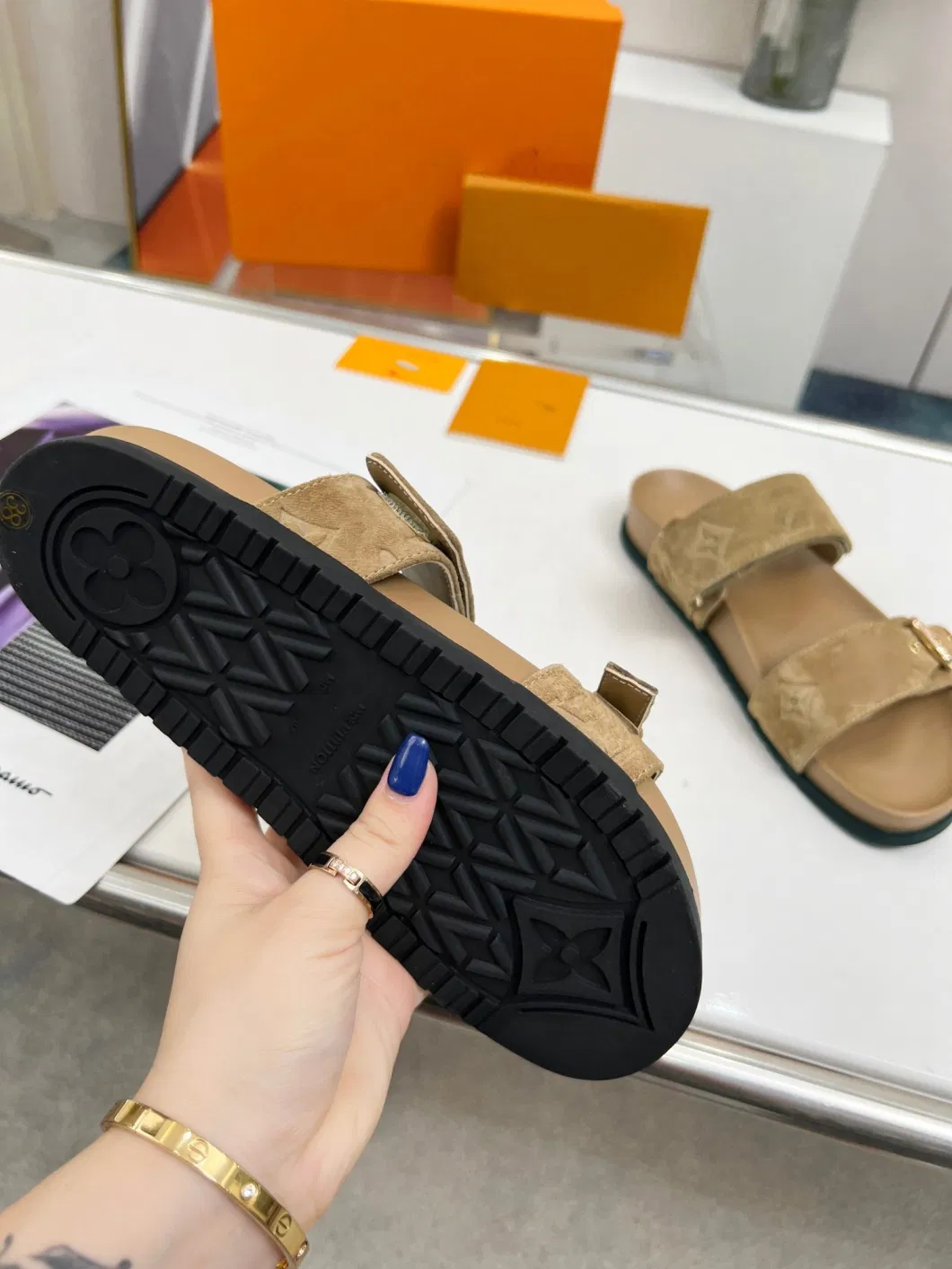 Luxury Branded Replica Women Summer Slippers Ladies Sandals Outdoor Brown Leather Flat Footwear Causal Shoes