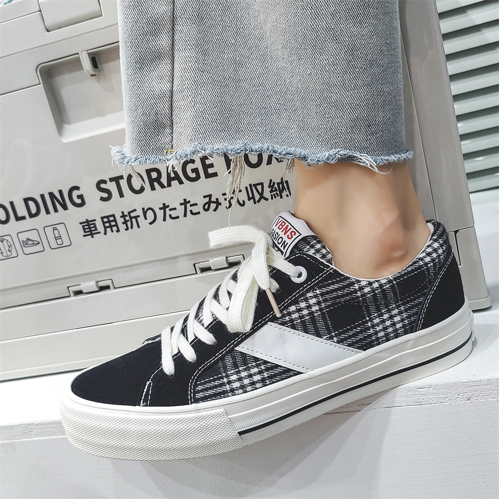 Wholesale Fashion Men Sneakers Casual Canvas Skateboard Shoes Walking Style Flats Man