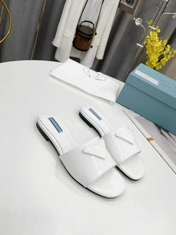 Leather Flat Casual Fashion Slippers Engraved Shoes