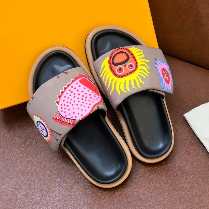 Designer Sliders Slippers Women Men Pool Pillow Flat Comfort Mules Slides Fashion Classic Prints Embossed Summer Sandals Black Grey Beach Fashion Shoes