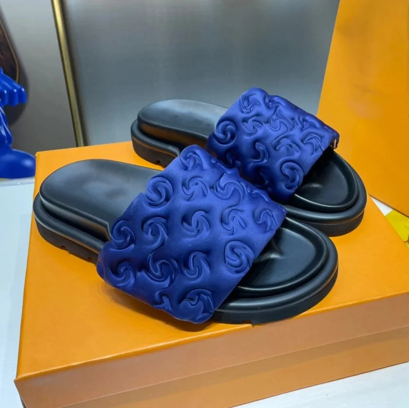 Designer Sliders Slippers Women Men Pool Pillow Flat Comfort Mules Slides Fashion Classic Prints Embossed Summer Sandals Black Grey Beach Fashion Shoes