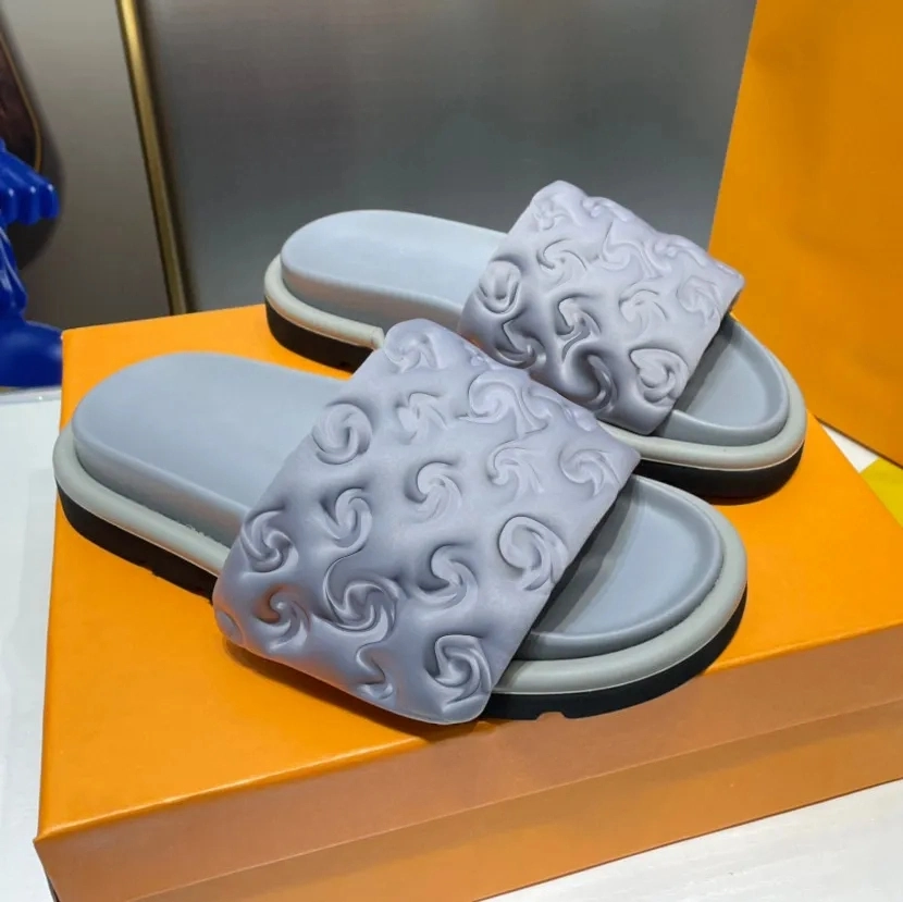 Designer Sliders Slippers Women Men Pool Pillow Flat Comfort Mules Slides Fashion Classic Prints Embossed Summer Sandals Black Grey Beach Fashion Shoes