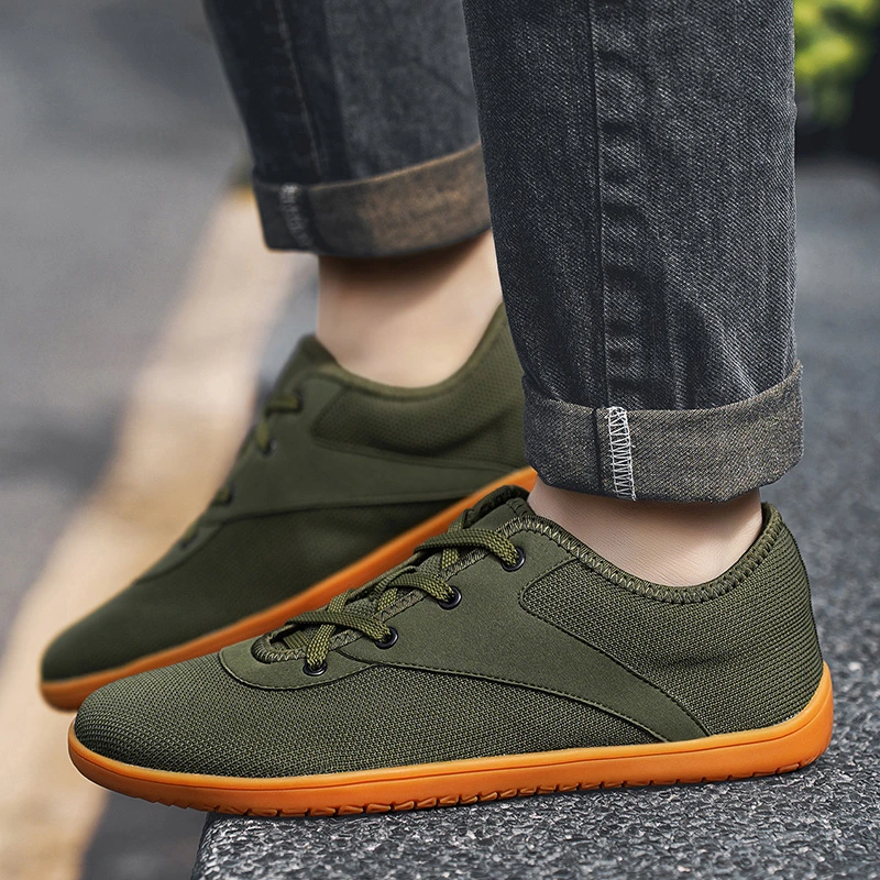 Wide Relaxed Large Size Men Casual Walking Style Sneaker Fashionable Walking Shoes