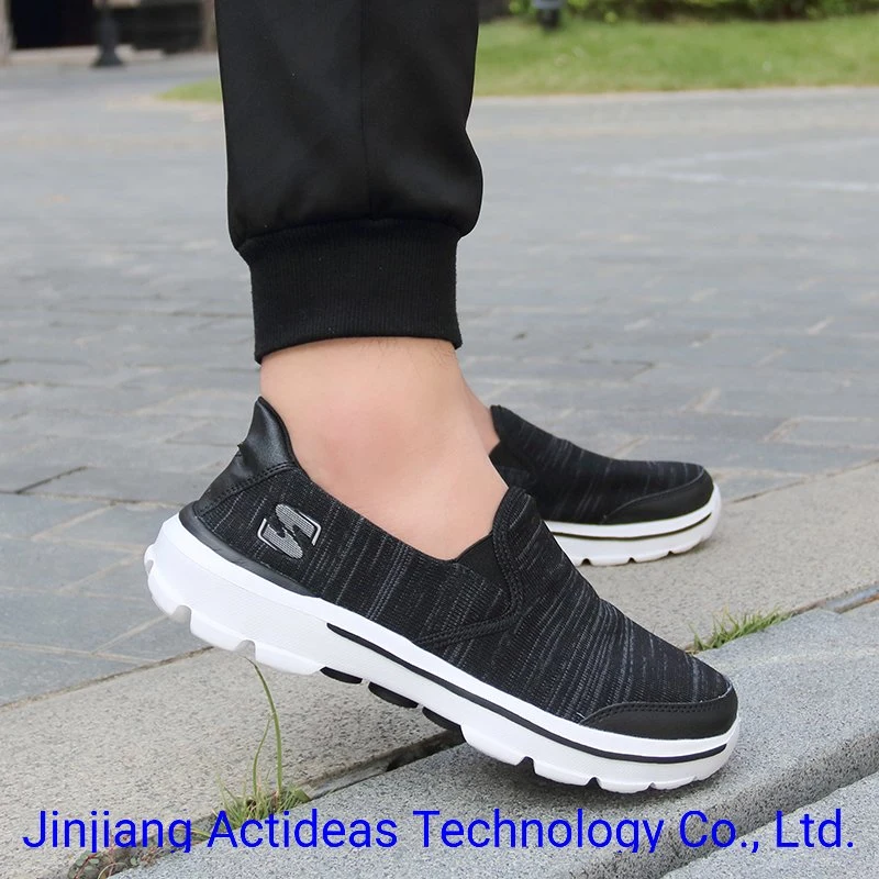 Customized Logo Light Weight Fly Knit Walking Sneaker Shoe for Men