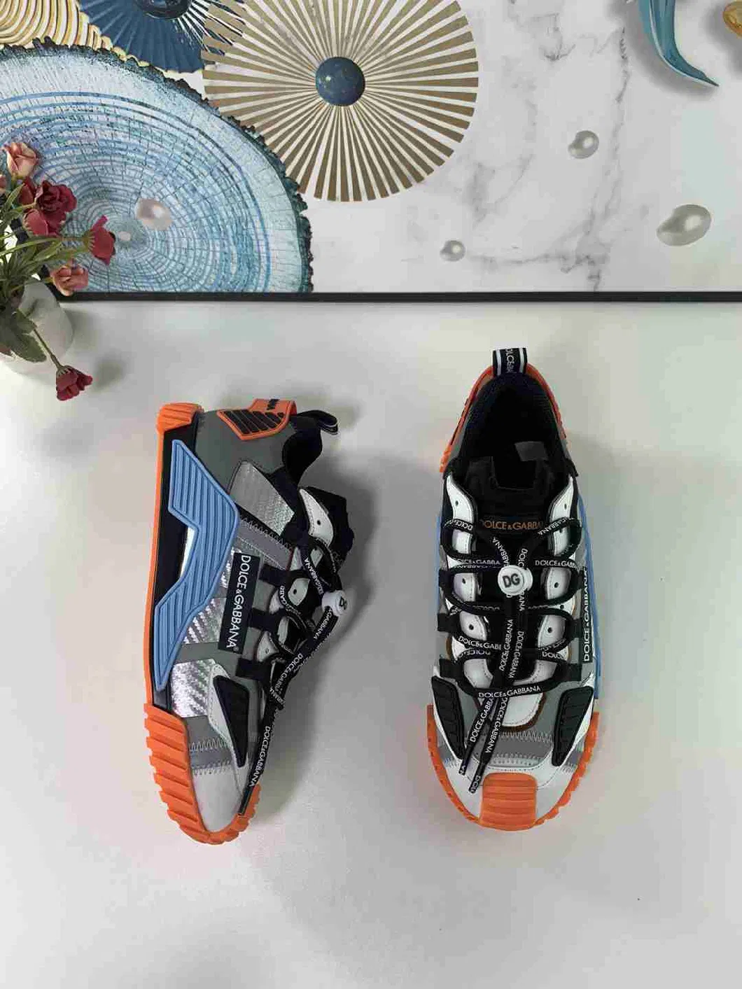 The Latest Color Matching Sports Casual Shoes Color Men&prime;s Shoes