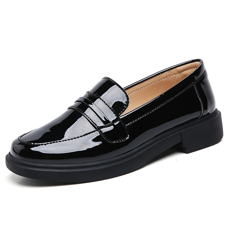 Comfortable Slip-on Women&prime;s Loafers for Casual and Formal Wear