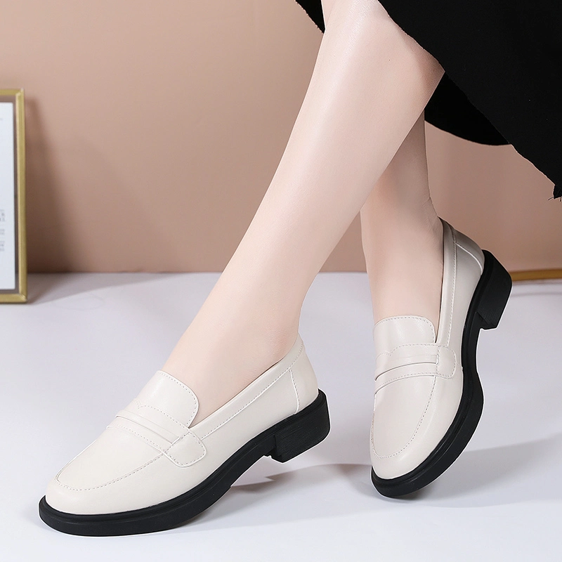 Comfortable Slip-on Women&prime;s Loafers for Casual and Formal Wear