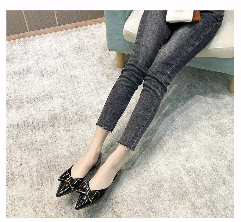 New Pointy Casual Pumps Fashion Patent Leather Bow Knot Ladies Red Bridal Shoes Flat Bridesmaid Dress Shoes for Women