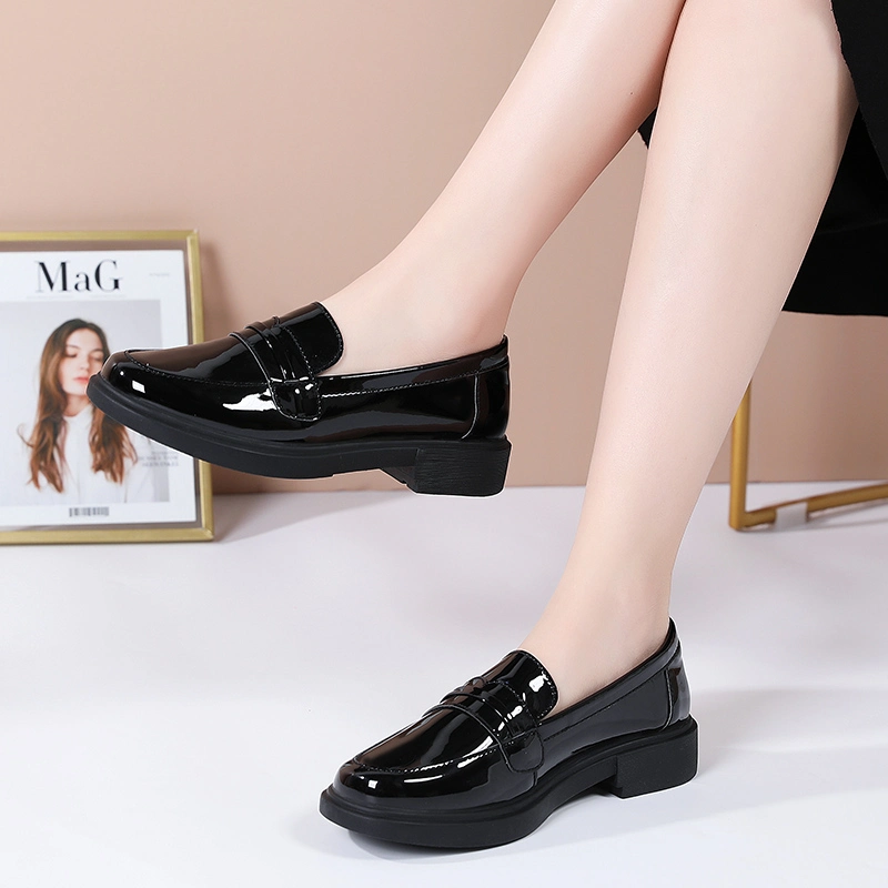 Comfortable Slip-on Women&prime;s Loafers for Casual and Formal Wear