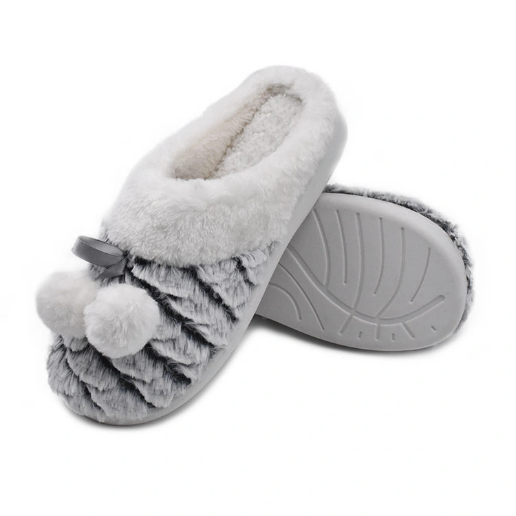 Factory Direct Customized Wholesale POM POM Plush Fluffy Embossed Mule Women Comfortable Indoor Slippers