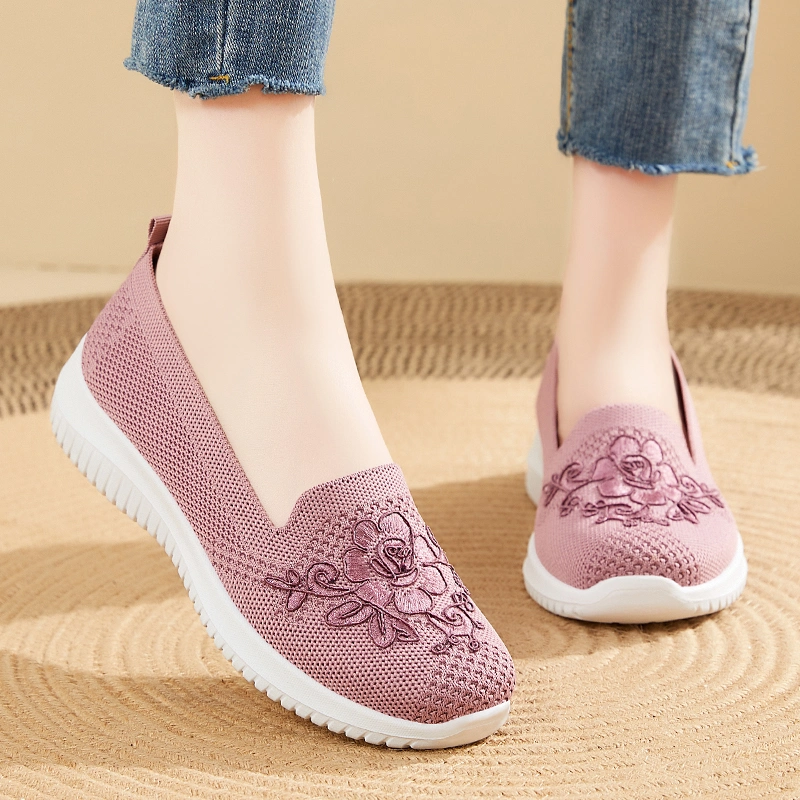 New Design Outdoor Slip-on Embroidered Anti-Slip Casual Shoes for Elderly Ladies