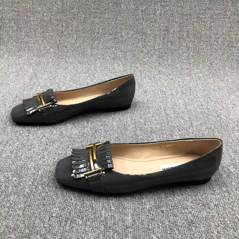 New Fashion Square Toe Patent Leather Tassel Metal Buckle Female Pump Shoes Soft Sole Flat Ballet Shoes for Women