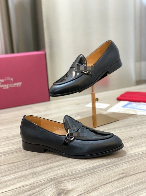 2023 Luxury Brand Designer Genuie Leather Casual Women Flat Shoes