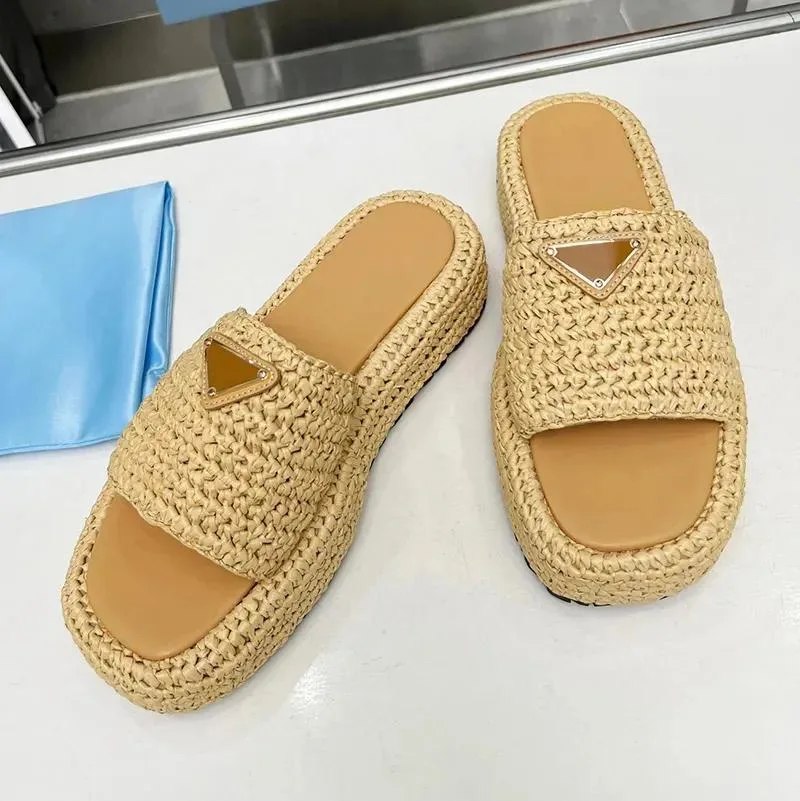 Triangle Straw Designer Slippers Platform Sandals Fashion Slip-on Beach Sandal Front Strap Raffia Fabric Thick Sole Summer Shoes Women Sliders